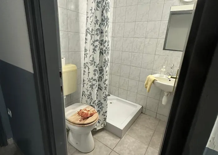 Kro Lanchid Szallo